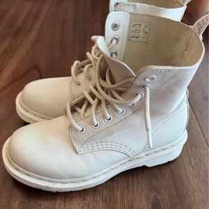 Dr. Martens 1460 mono white Ladies Size 5 boots. Great condition